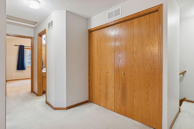 2085 Gresham Avenue N, Oakdale, MN 55128