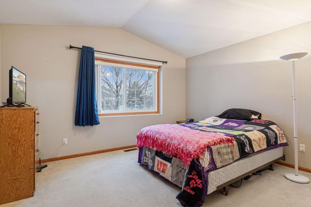 2085 Gresham Avenue N, Oakdale, MN 55128