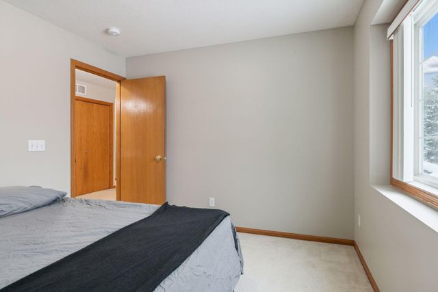 2085 Gresham Avenue N, Oakdale, MN 55128