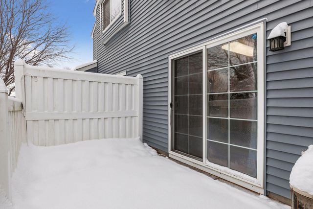 2085 Gresham Avenue N, Oakdale, MN 55128