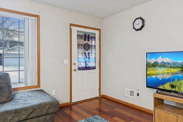 2085 Gresham Avenue N, Oakdale, MN 55128