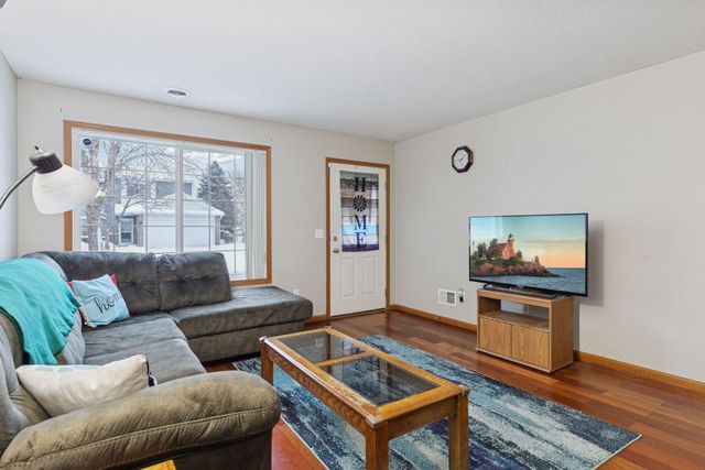 2085 Gresham Avenue N, Oakdale, MN 55128