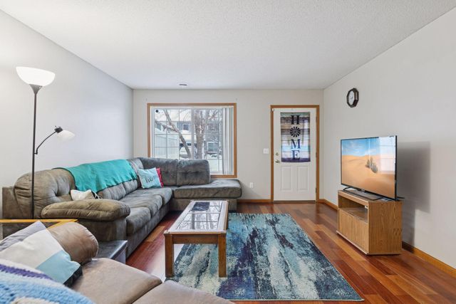 2085 Gresham Avenue N, Oakdale, MN 55128