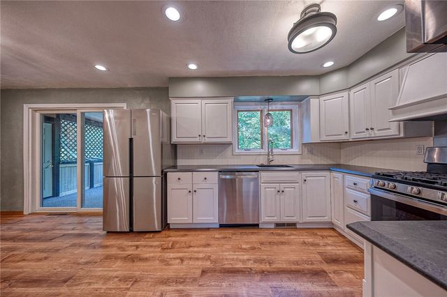 532 Reimer St, Lower Burrell, PA 15068