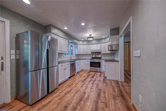 532 Reimer St, Lower Burrell, PA 15068