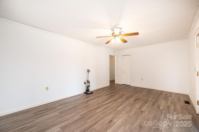2764 Cliftwood Circle, Hickory, NC 28601
