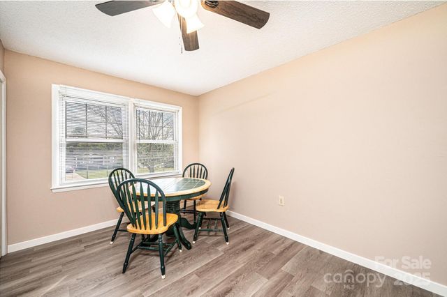 2764 Cliftwood Circle, Hickory, NC 28601