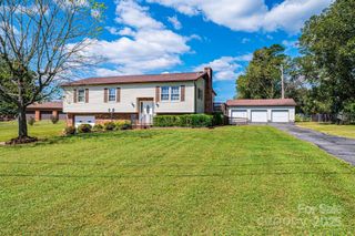 2764 Cliftwood Circle, Hickory, NC 28601