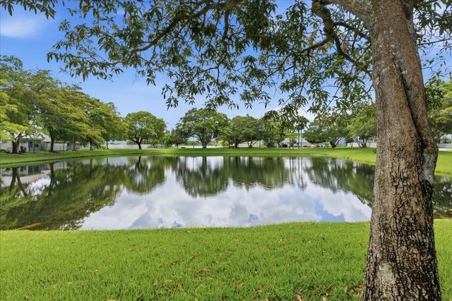 970 SW 111th Way, Davie, FL 33324