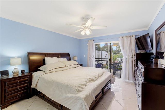 970 SW 111th Way, Davie, FL 33324