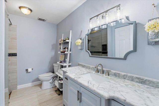 970 SW 111th Way, Davie, FL 33324