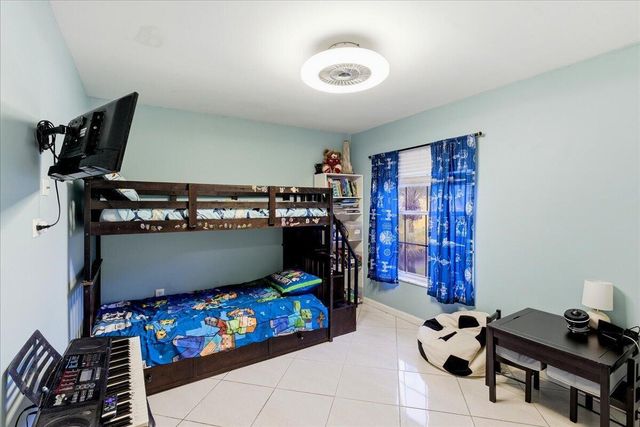 970 SW 111th Way, Davie, FL 33324