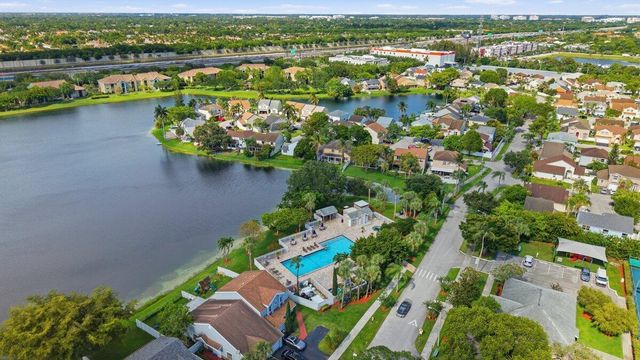 970 SW 111th Way, Davie, FL 33324