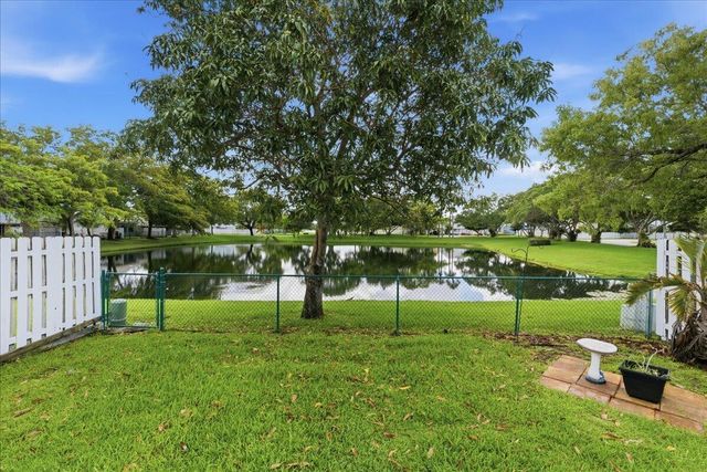 970 SW 111th Way, Davie, FL 33324
