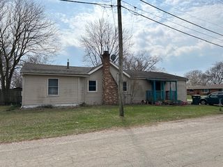 1025 E 1st Street, Coal City, IL 60416
