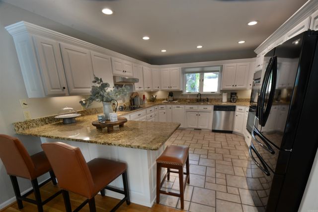 210 EDGEWATER Circle, Hot Springs, AR 71913