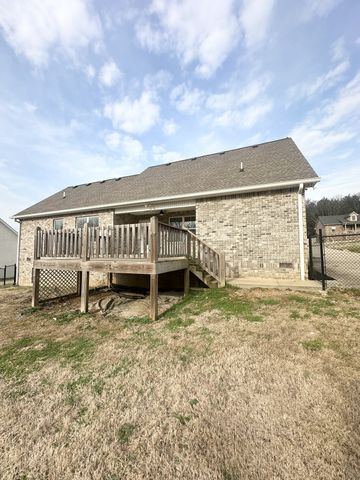 160 Mockingbird Ln, Hartsville, TN 37074