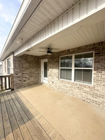 160 Mockingbird Ln, Hartsville, TN 37074