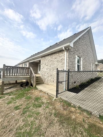 160 Mockingbird Ln, Hartsville, TN 37074