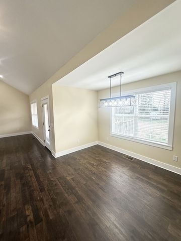 160 Mockingbird Ln, Hartsville, TN 37074