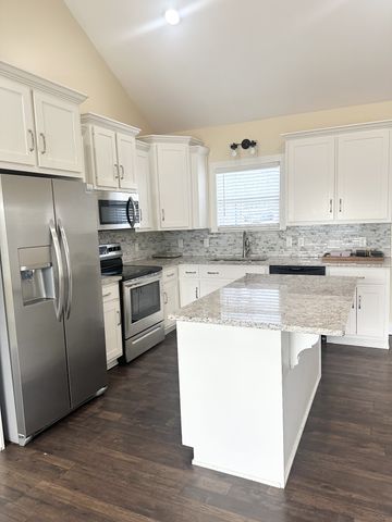 160 Mockingbird Ln, Hartsville, TN 37074