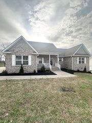 160 Mockingbird Ln, Hartsville, TN 37074