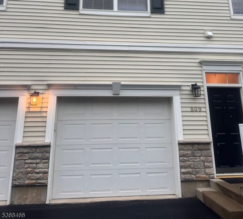 809 Brook Hollow Dr, Hanover Twp., NJ 07981