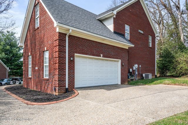 5307 Pavilion Way, Louisville, KY 40291