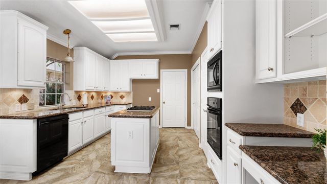 2430 Fairway Pointe Drive, League City, TX 77573