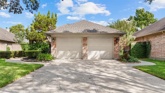2430 Fairway Pointe Drive, League City, TX 77573