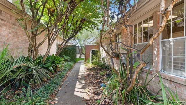 2430 Fairway Pointe Drive, League City, TX 77573