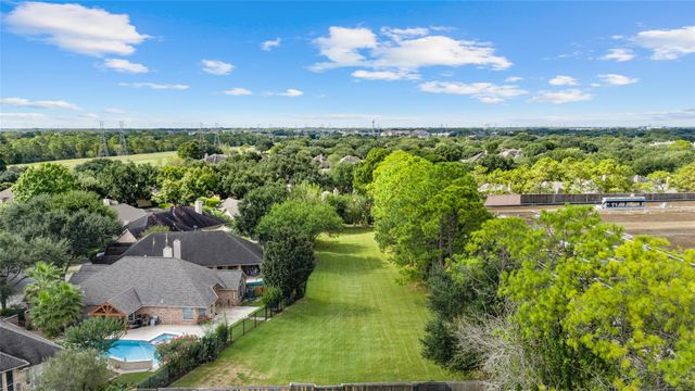2430 Fairway Pointe Drive, League City, TX 77573