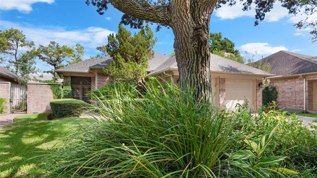 2430 Fairway Pointe Drive, League City, TX 77573