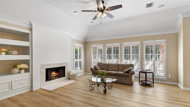 2430 Fairway Pointe Drive, League City, TX 77573
