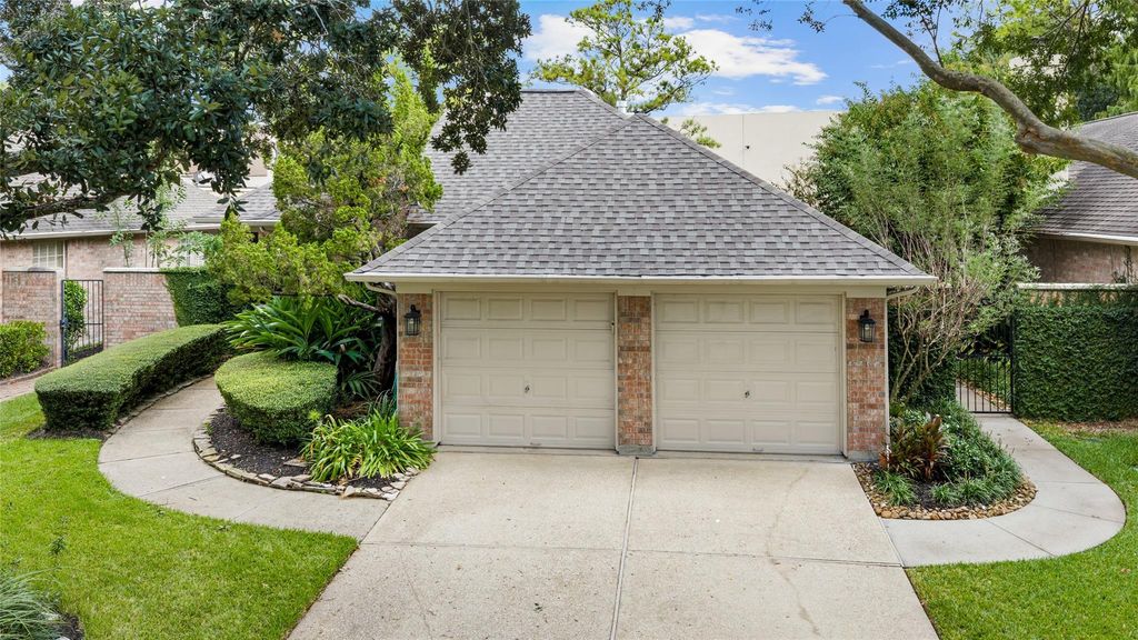 2430 Fairway Pointe Drive, League City, TX 77573