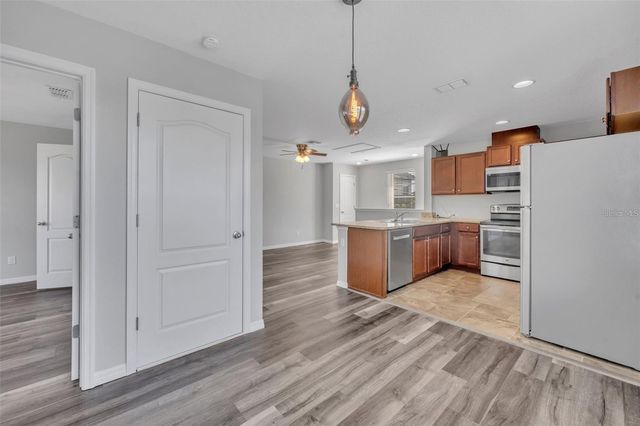 8677 MARTINSON STREET, Orlando, FL 32827