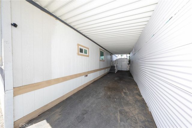 10001 W Frontage 224, South Gate, CA 90280