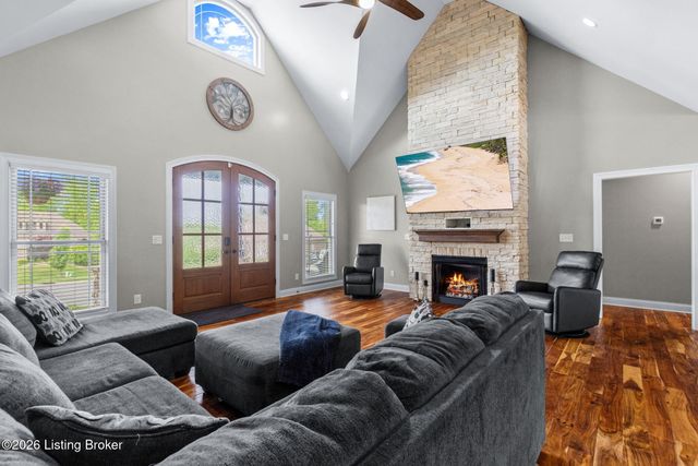 673 Martha's Ct, Mt Washington, KY 40047
