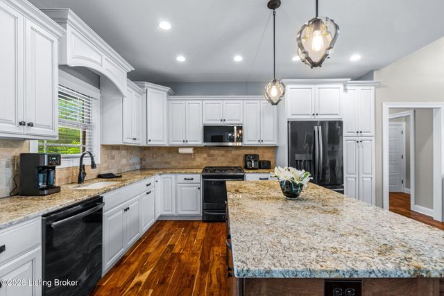 673 Martha's Ct, Mt Washington, KY 40047