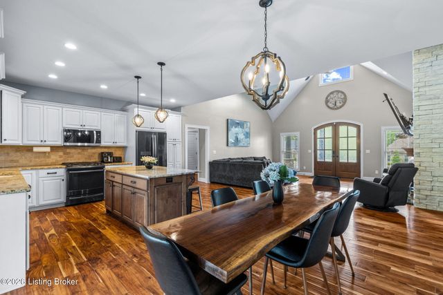673 Martha's Ct, Mt Washington, KY 40047