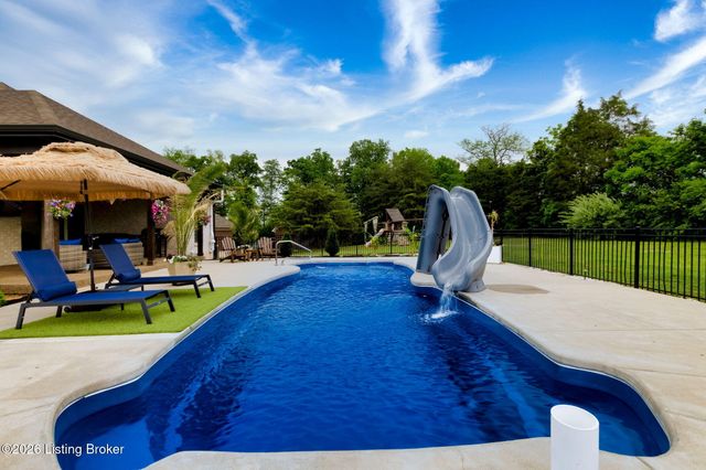 673 Martha's Ct, Mt Washington, KY 40047