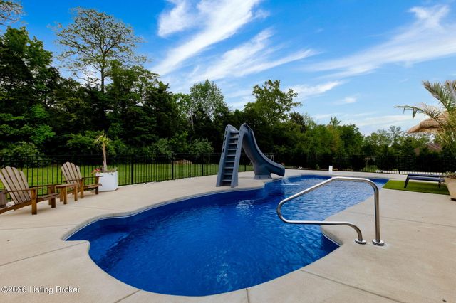 673 Martha's Ct, Mt Washington, KY 40047