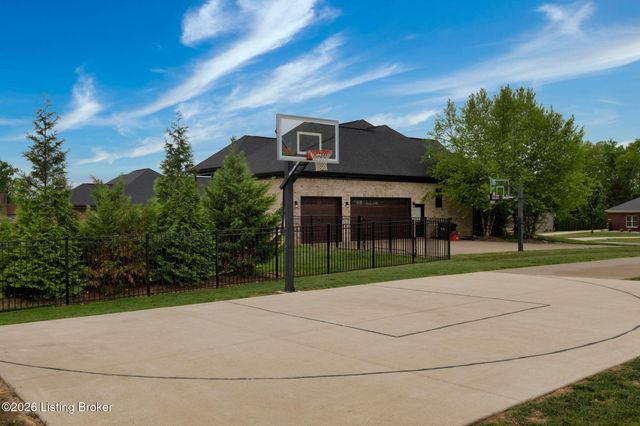 673 Martha's Ct, Mt Washington, KY 40047
