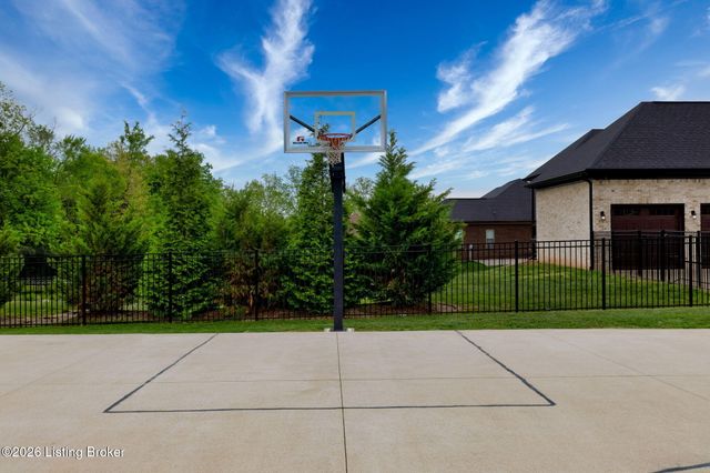 673 Martha's Ct, Mt Washington, KY 40047