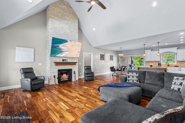 673 Martha's Ct, Mt Washington, KY 40047