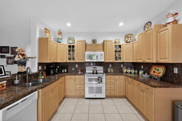 16613 NW 77th Path, Miami Lakes, FL 33016