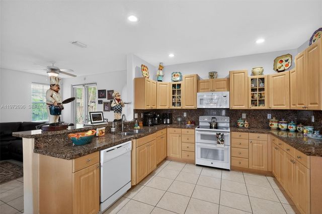 16613 NW 77th Path, Miami Lakes, FL 33016