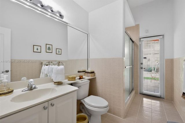 16613 NW 77th Path, Miami Lakes, FL 33016