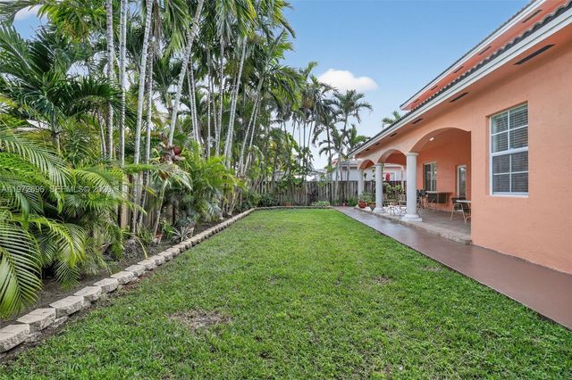 16613 NW 77th Path, Miami Lakes, FL 33016