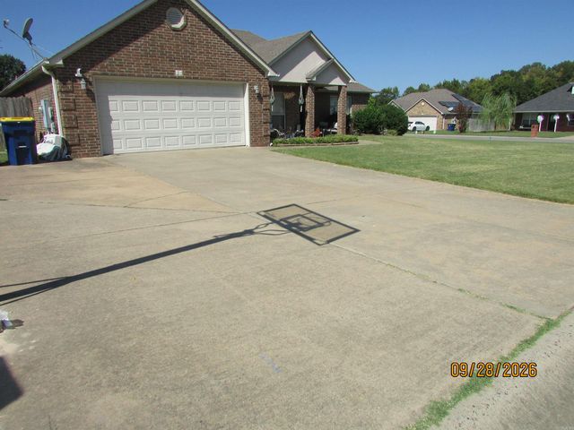 21 Daytona Dr, Cabot, AR 72023